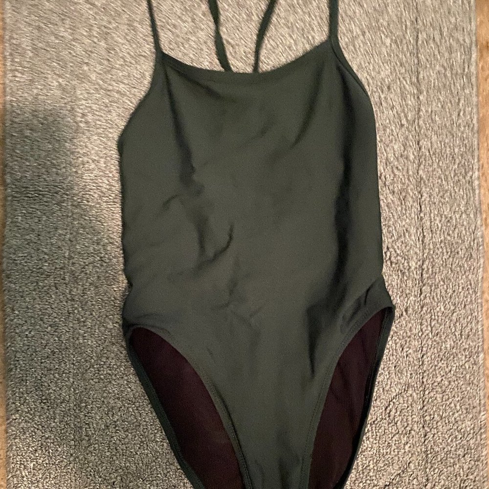 JOLYN Solid fixed back